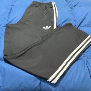 Men’s Adidas training pants